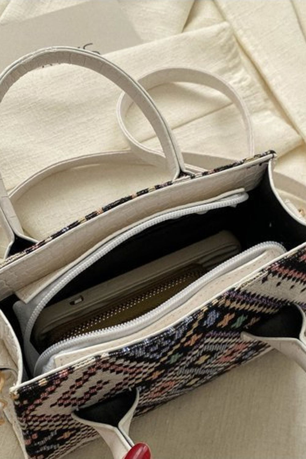 Geometric PU Leather Strap Handbag - Stylish & Compact