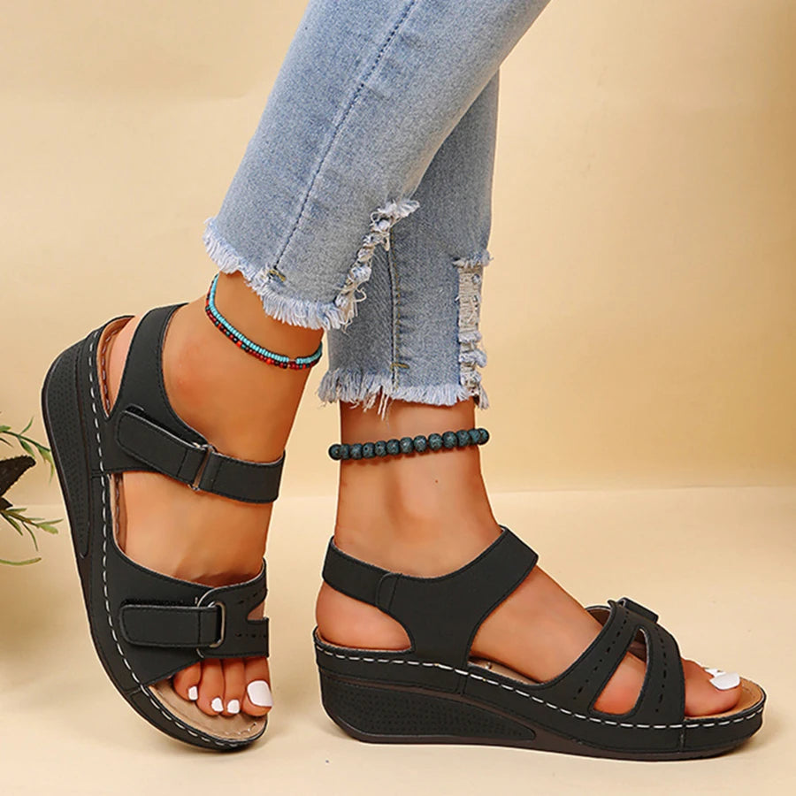 Fashionable Open Toe Women's Sandals: Summer Outdoor Solid Color Wedges with Buckle, Women's Footwear Zapatos De Mujer